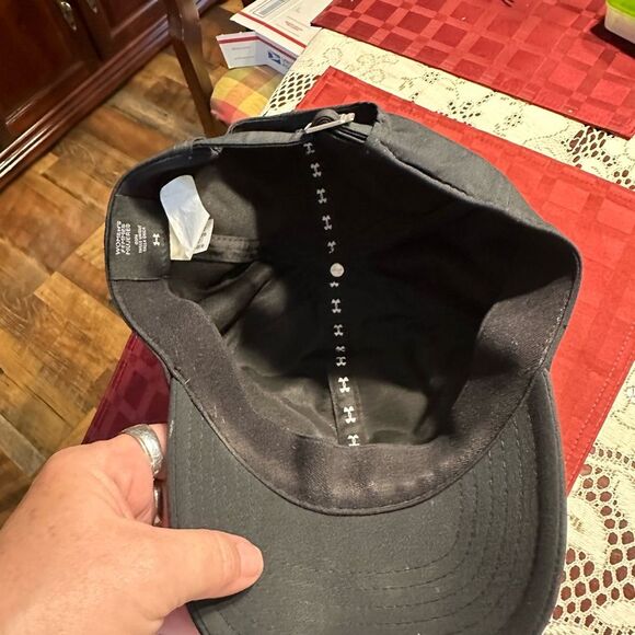 Under Armour Women’s Black ball cap hat Baseball Hat - Picture 4 of 6